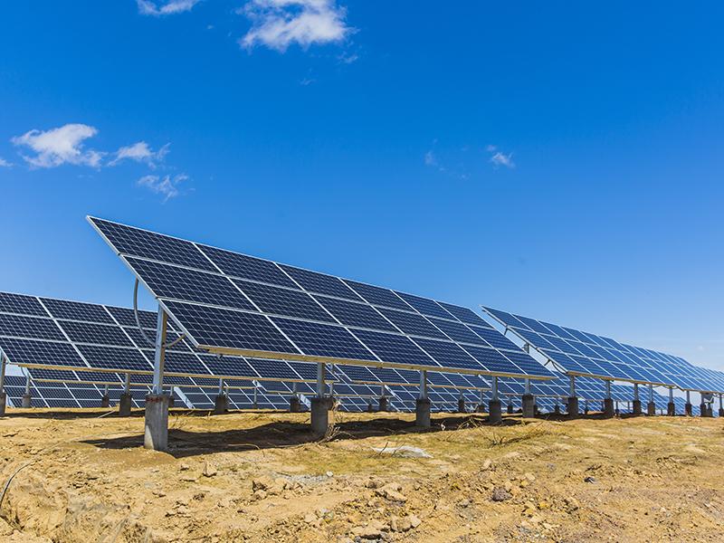 Solar tracker linear actuator boosting energy efficiency and precise panel movement